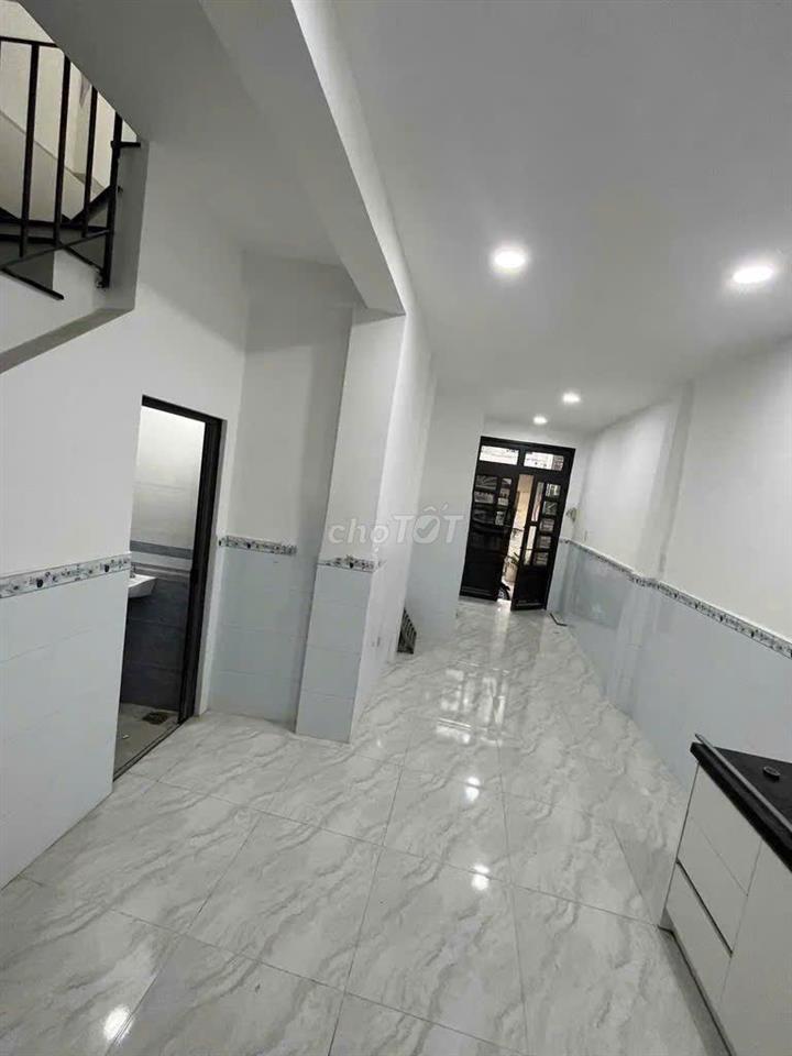 Cho thuê nhà Âu Cơ, Q. Tân Phú – nhà mới – 3 tầng 3pn2wc – Chỉ 8tr