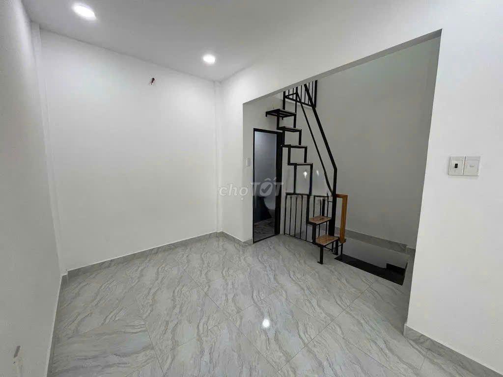 Cho thuê nhà Âu Cơ, Q. Tân Phú – nhà mới – 3 tầng 3pn2wc – Chỉ 8tr