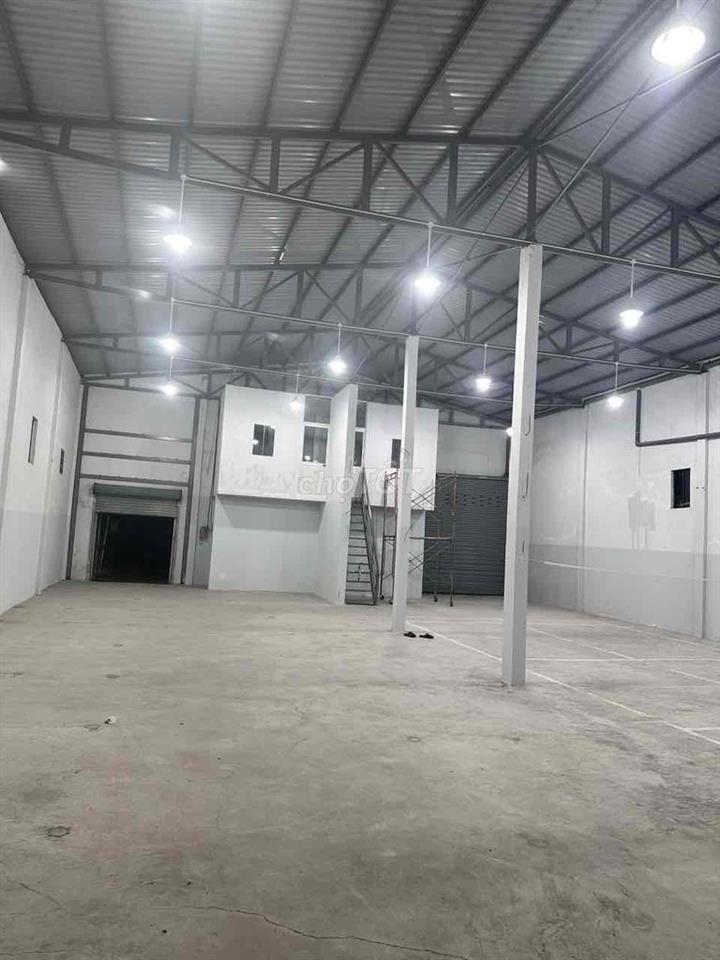 KHO XƯỞNG 300m VĂN PHÒNG 3 PHA XE CONT NGAY NGÃ 4 BÌNH PHƯỚC QL 13