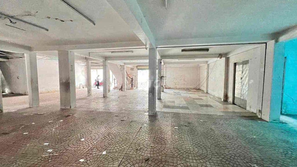 KHO XƯỞNG VP 550m NGAY VẠN PHÚC ĐIỆN 3 PHA SÂN ĐẬU XE
