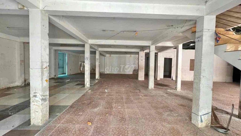 KHO XƯỞNG VP 550m NGAY VẠN PHÚC ĐIỆN 3 PHA SÂN ĐẬU XE