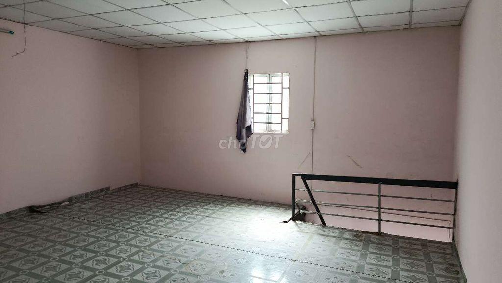 NHÀ CẤP 4 1TR 1 GÁC SUỐT XE HƠI TỚI NHÀ NGAY NGÃ 4 BÌNH PHƯỚC