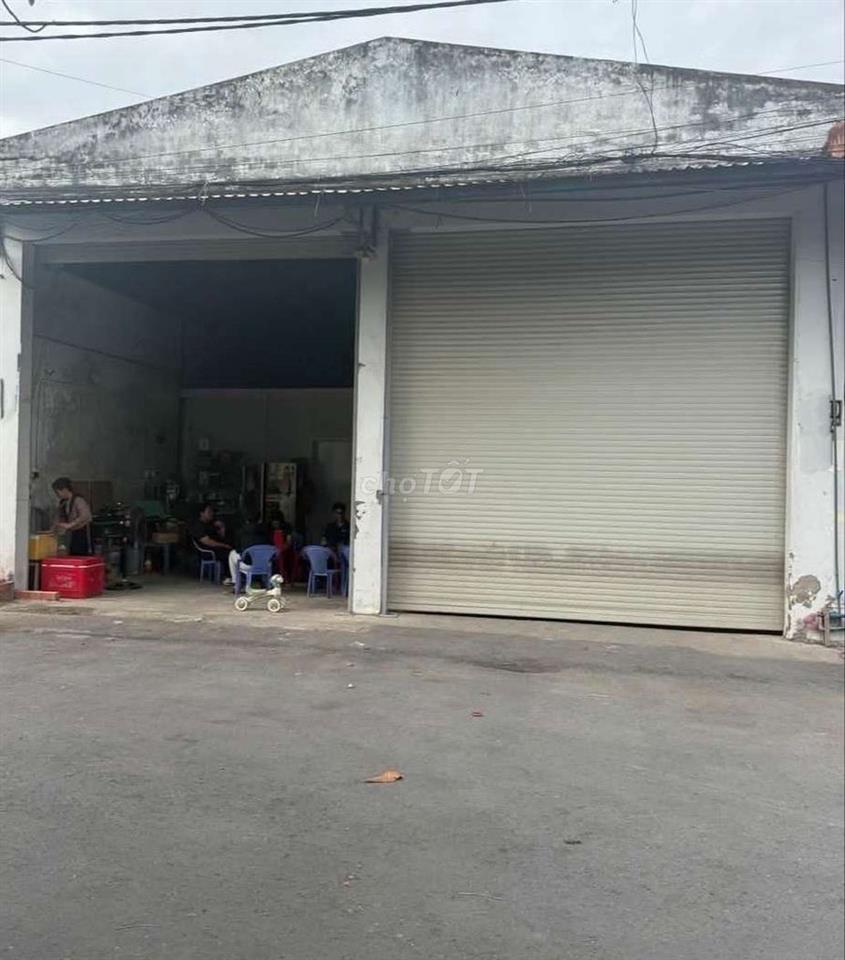 KHO XƯỞNG 200M XE CONT NGAY VẠN PHÚC QL 13