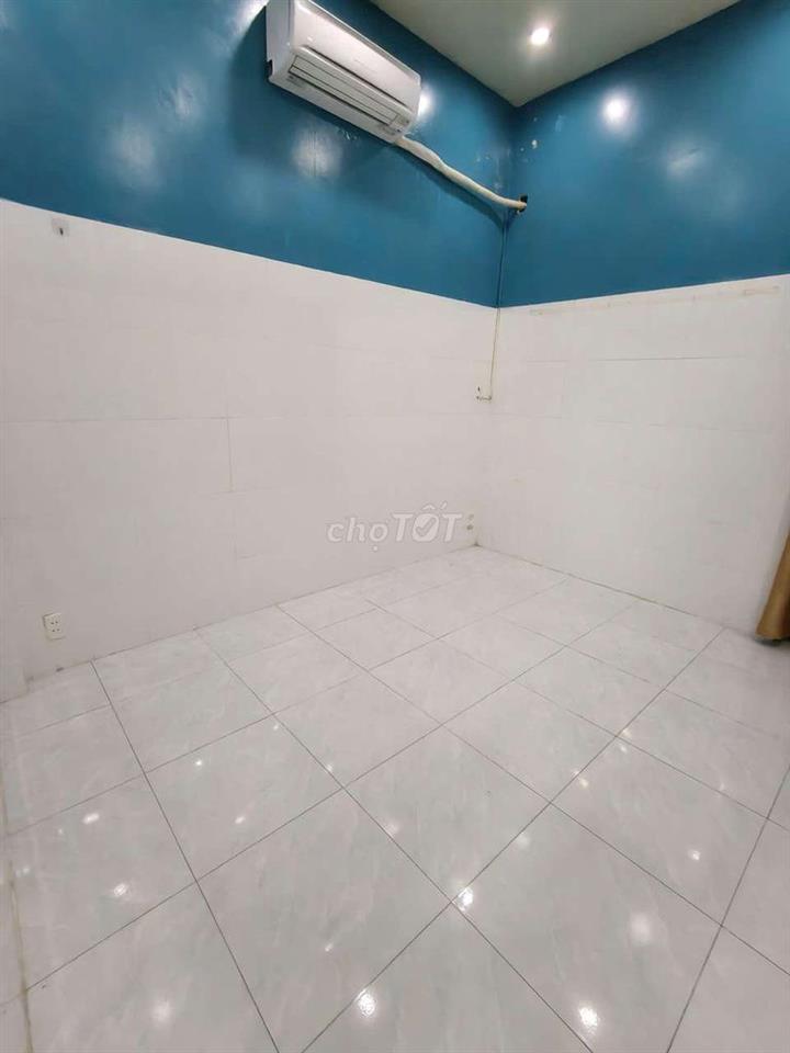 cho thuê phòng có máy lạnh, máy giặt hẻm xe hơi Nơ trang long