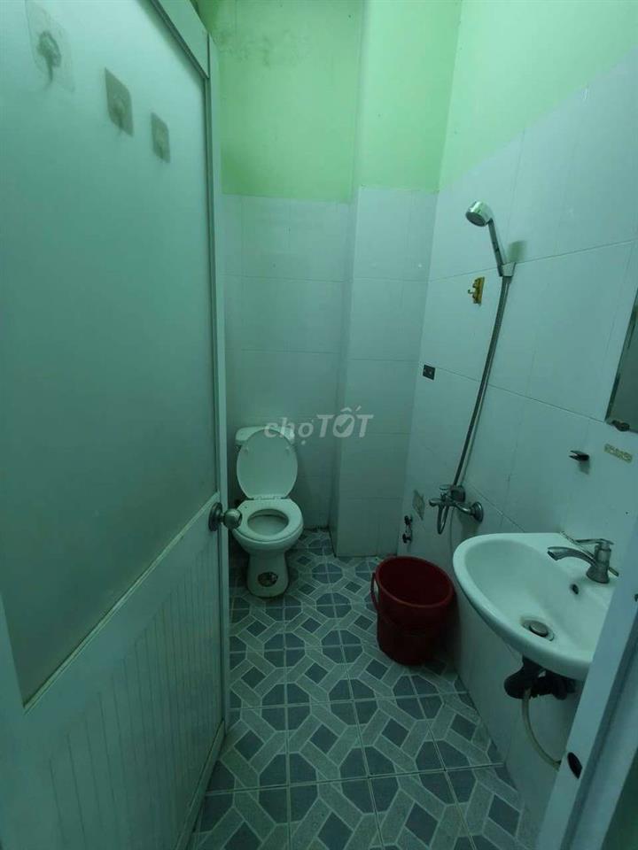 cho thuê phòng có máy lạnh, máy giặt hẻm xe hơi Nơ trang long