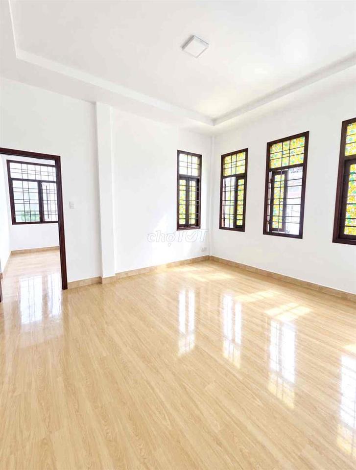 🔥Cho Thuê Villa Ngang 10m, Đường Lê Quang Định, P5, Bình Thạnh