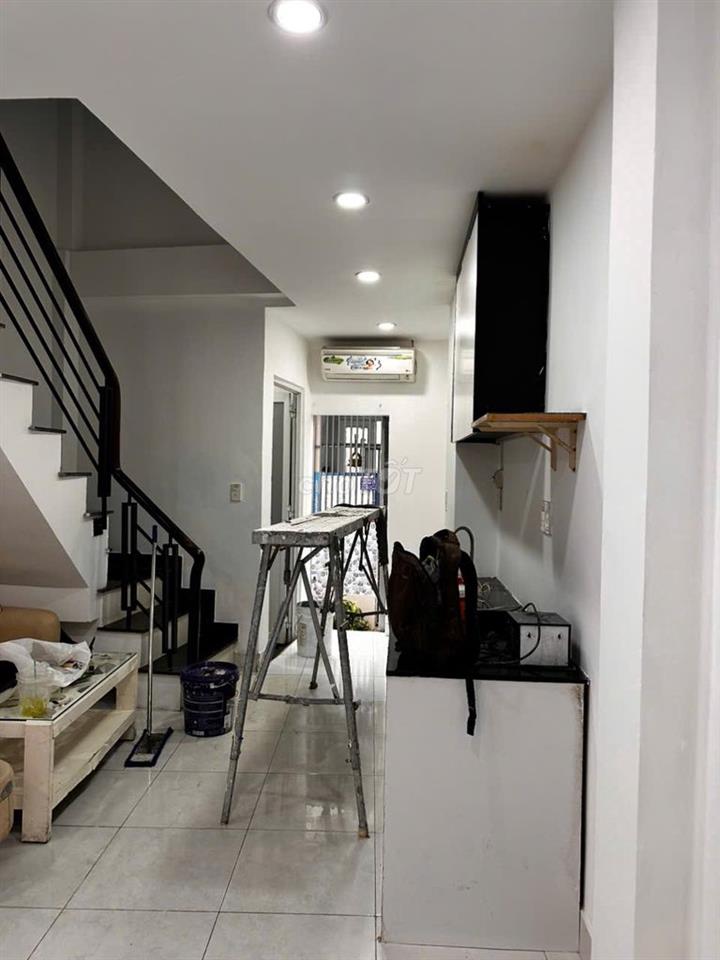 Nhà phú nhuận cho thue nguyên căn 