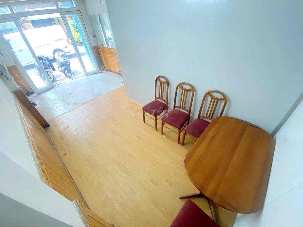 mb gần ngã ba Nguyễn văn cừ - P Văn trị