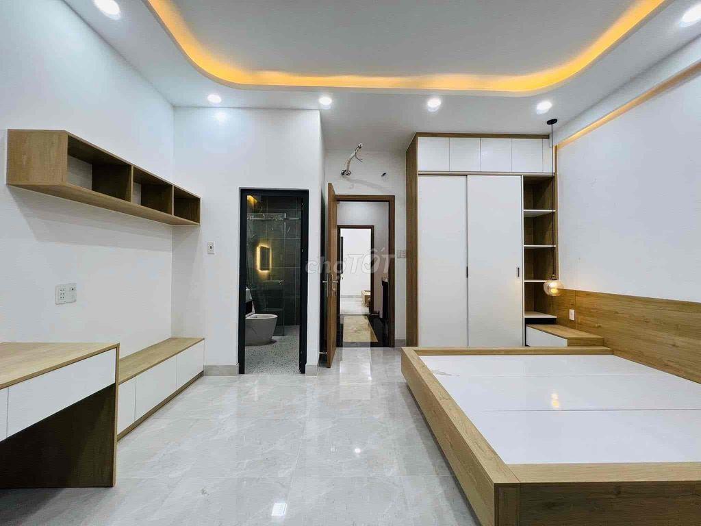 Nhà đẹp- Sang- Hiện đại, 5 phòng ngủ lớn, 5 lầu, Bình Thạnh