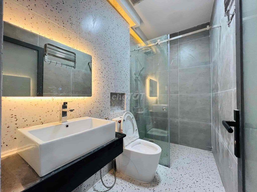 Nhà đẹp- sang- hiện đại, 5 phòng ngủ lớn, 5 lầu, Bình Thạnh