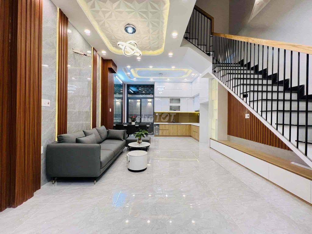 Nhà đẹp- sang- hiện đại, 5 phòng ngủ lớn, 5 lầu, Bình Thạnh