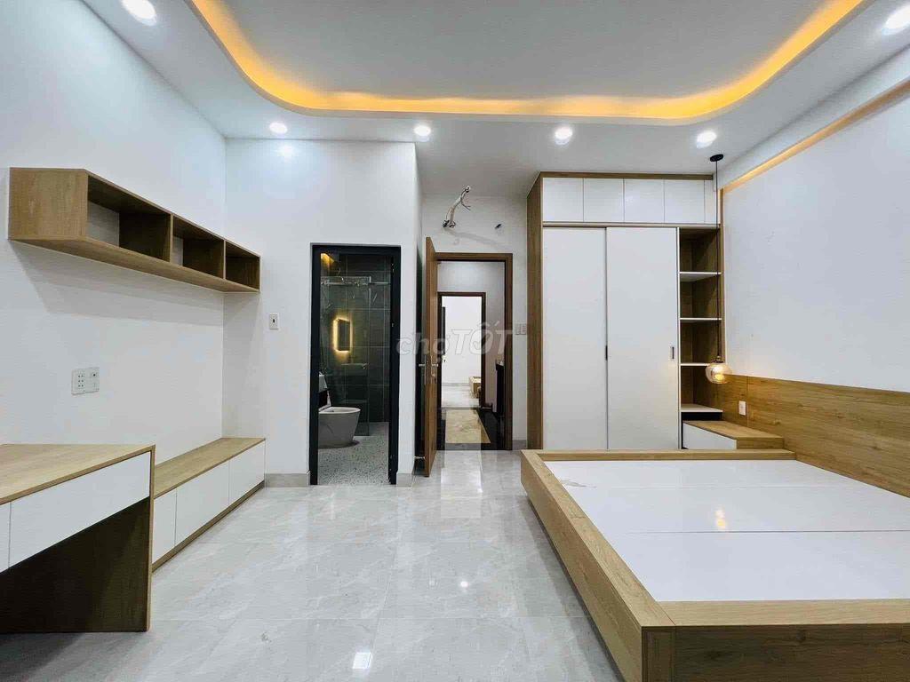 Nhà đẹp- sang- hiện đại, 5 phòng ngủ lớn, 5 lầu, Bình Thạnh