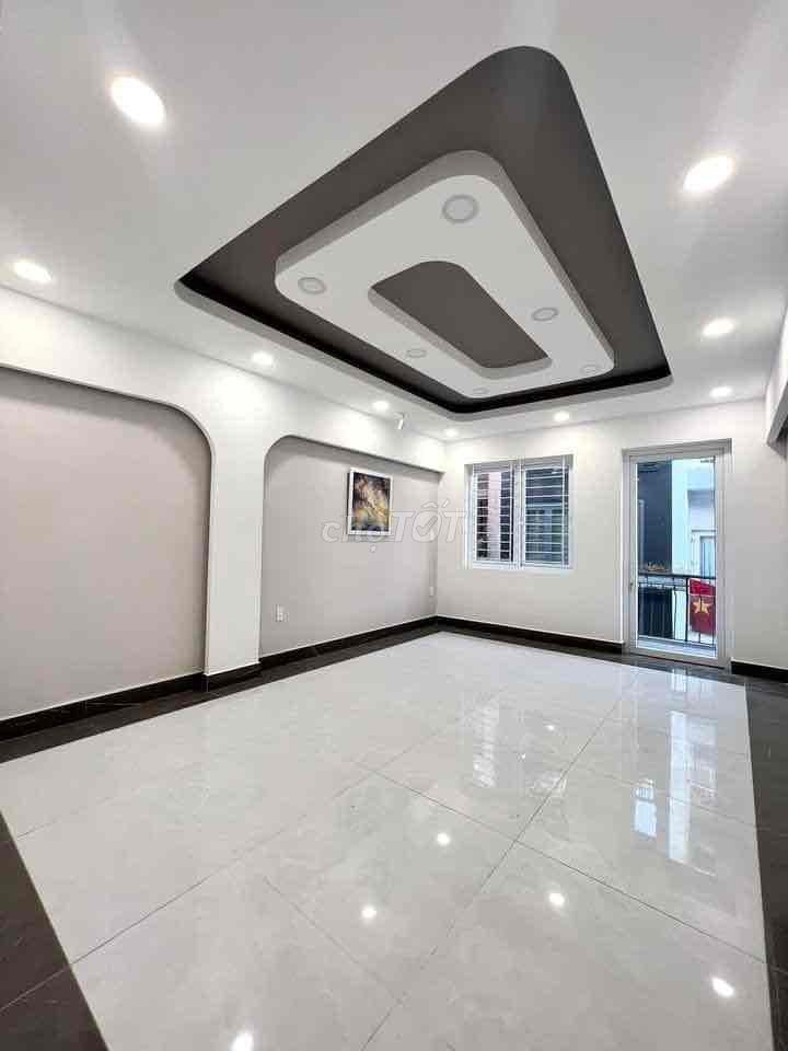 Nhà mới xây hiện đại, 3 lầu, 4 phòng ngủ