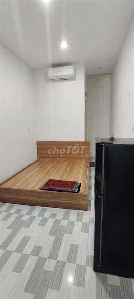 Sát mặt tiền - trần bình trọng.bình thạnh 5pn 5wc - có máy lạnh