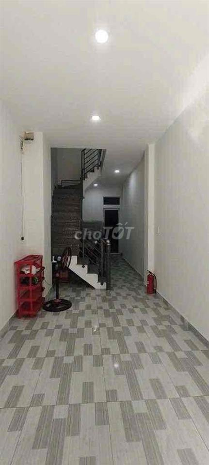 Sát mặt tiền - trần bình trọng.bình thạnh 5pn 5wc - có máy lạnh