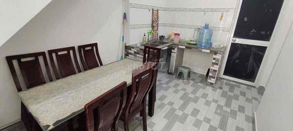 Sát mặt tiền - trần bình trọng.bình thạnh 5pn 5wc - có máy lạnh