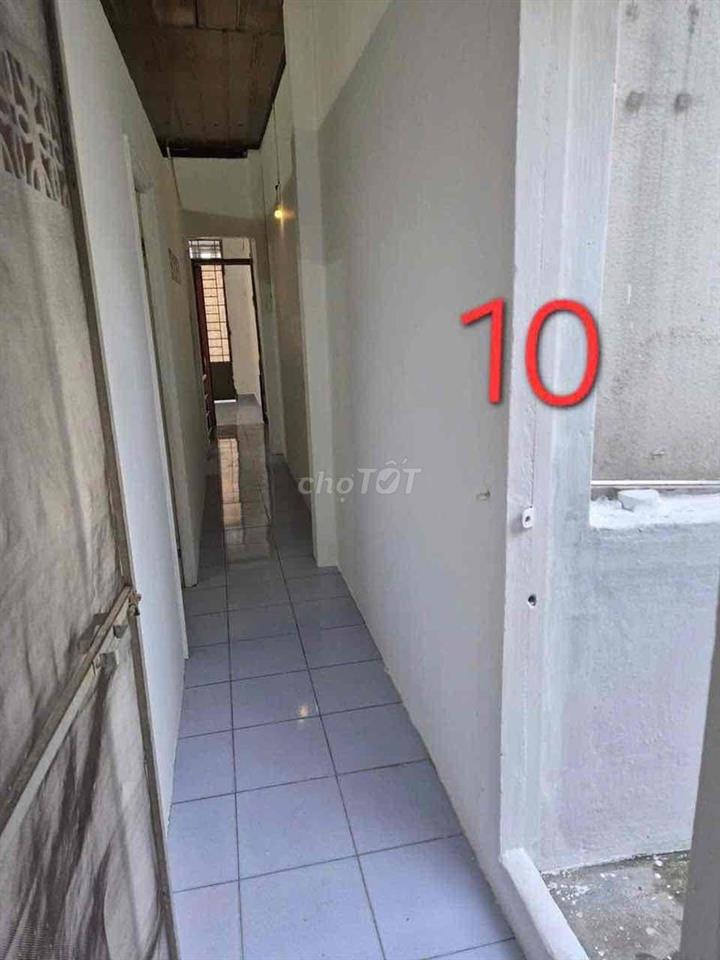 Sát mặt tiền An Bình . Quận 5 - 5pn - nở hậu L