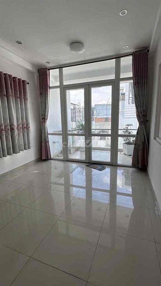 NC P11. tân bình 5pn 5wc - HXH - có sân thượng