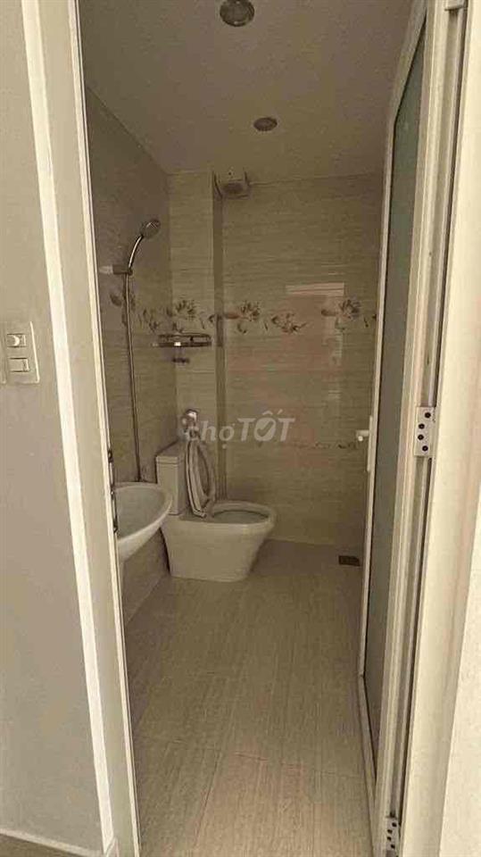 NC P11. tân bình 5pn 5wc - HXH - có sân thượng