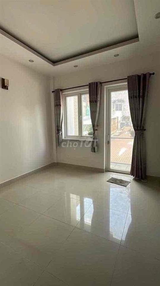 NC P11. tân bình 5pn 5wc - HXH - có sân thượng