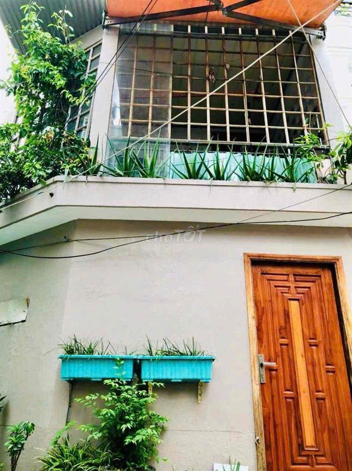 Sát mặt tiền Bình Lợi . Bình Thạnh full nội thất 4PN