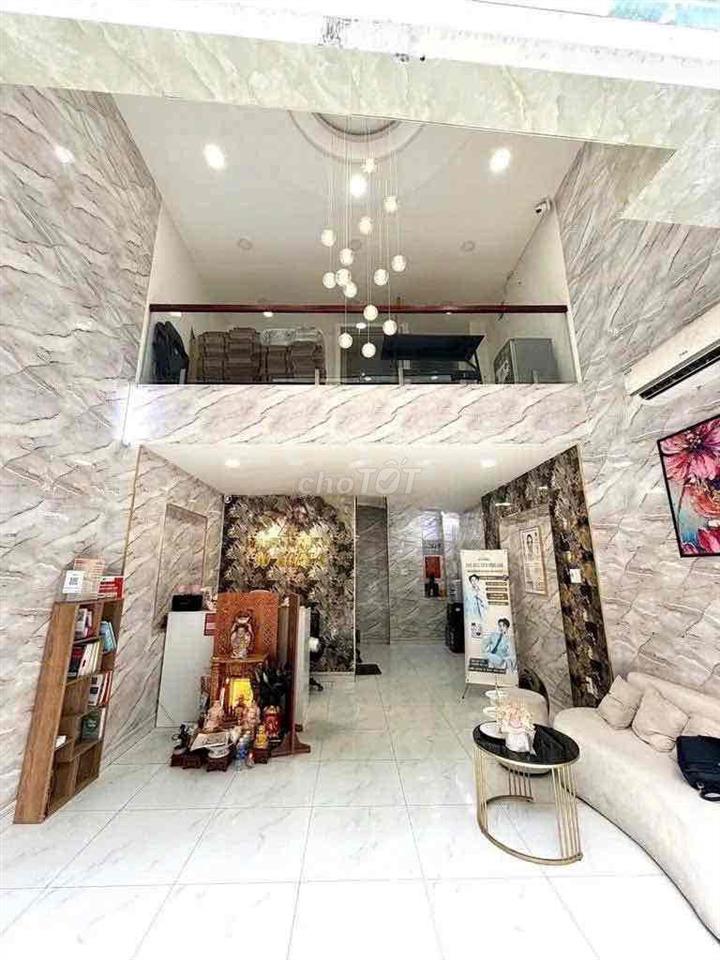 Mặt tiền Bàu Cát. Tân Bình ( ngang 5m ) 1 trệt 3 lầu sân thượng