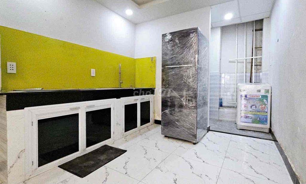NC Quận 3 ( 3pn - có nội thất ) hxh - kd tụ do
