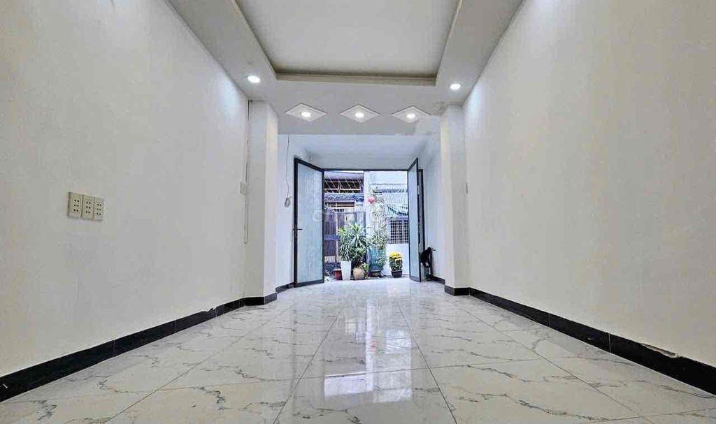 NC Quận 3 ( 3pn - có nội thất ) hxh - kd tụ do