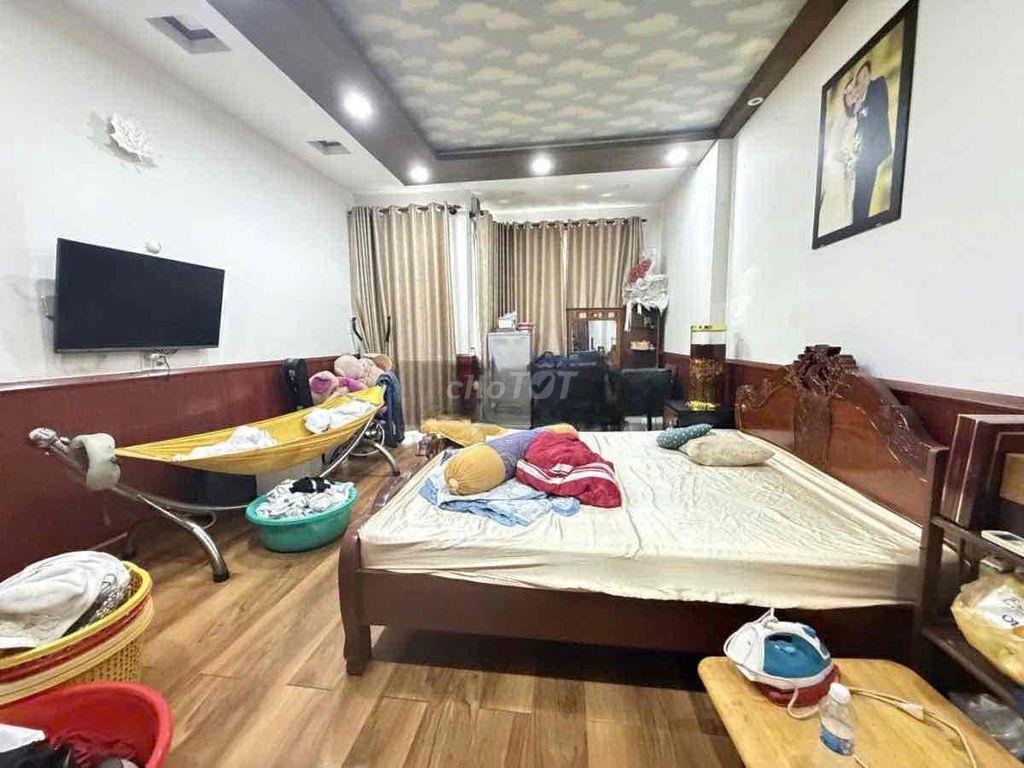 NC CMT8. Tân bình ( full máy lạnh ) 1 trệt 3 lầu nhà đẹp