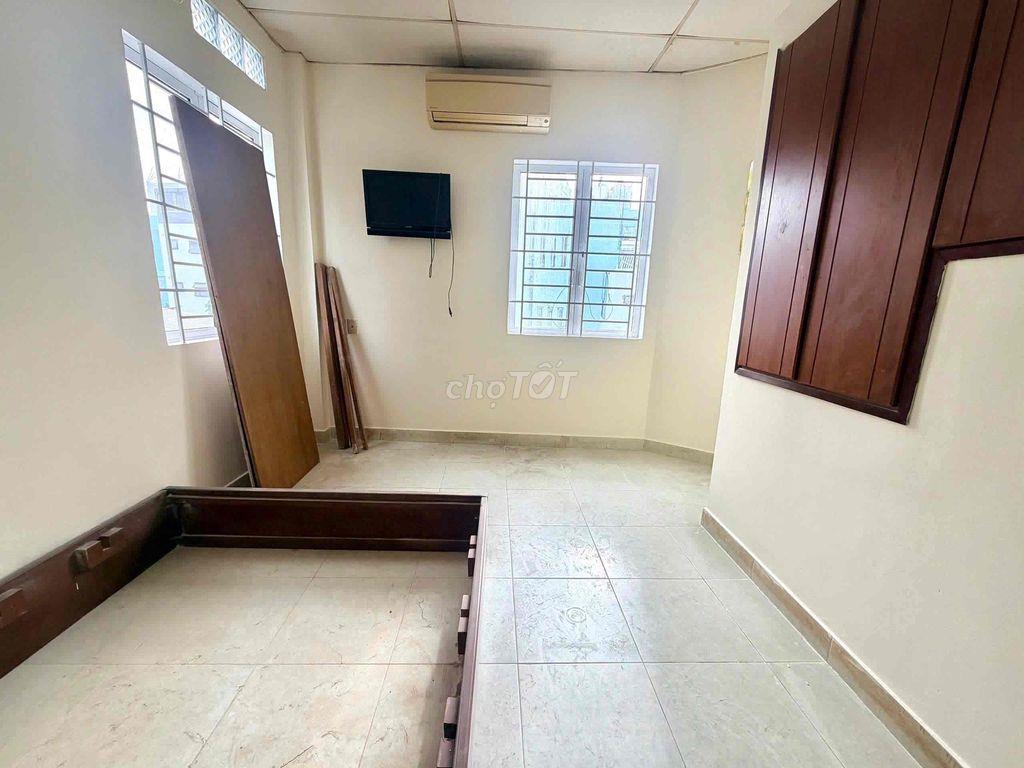 NHÀ 3 TẦNG 4 PHÒNG NGỦ LÊ QUANG ĐỊNH P14 NGAY CHỢ BÀ CHIỂU
