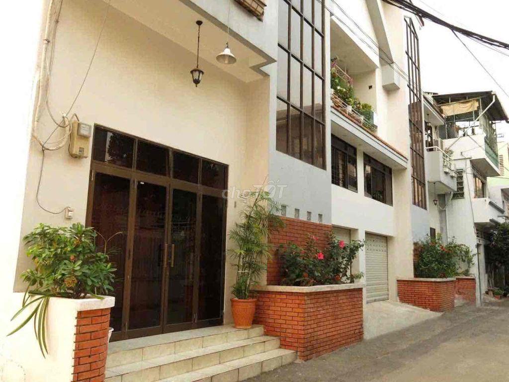 NHÀ 4 TẦNG NGANG 10M HẺM XE HƠI THÍCH QUẢNG ĐỨC QUẬN PHÚ NHUẬN