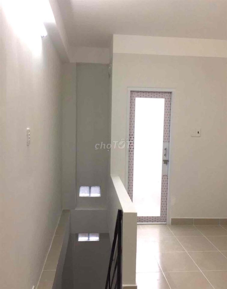 NHÀ 1 TRỆT 1 LẦU HẺM XE HƠI NI SƯ HUỲNH LIÊN P10 TÂN BÌNH