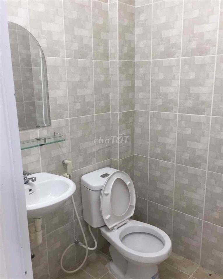 NHÀ 1 TRỆT 1 LẦU HẺM XE HƠI NI SƯ HUỲNH LIÊN P10 TÂN BÌNH
