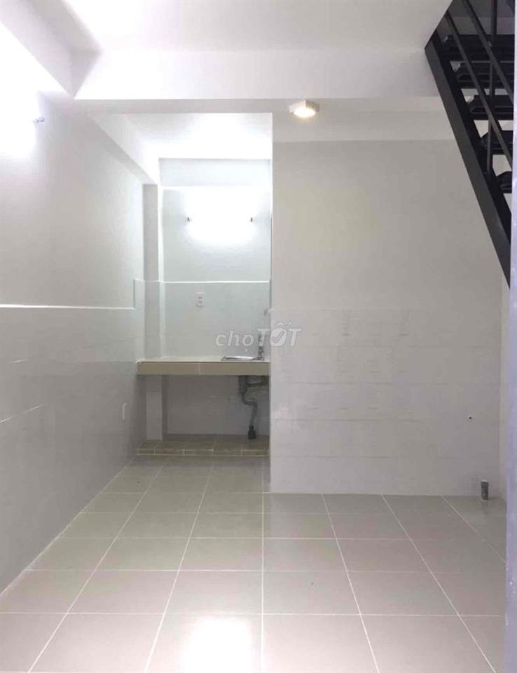 NHÀ 1 TRỆT 1 LẦU HẺM XE HƠI NI SƯ HUỲNH LIÊN P10 TÂN BÌNH
