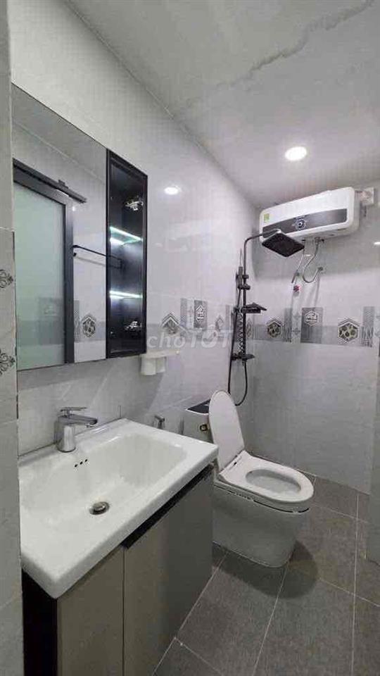 NHÀ 3 TẦNG MỚI NGUYỄN THỊ MINH KHAI FULL NỘI THẤT Q3