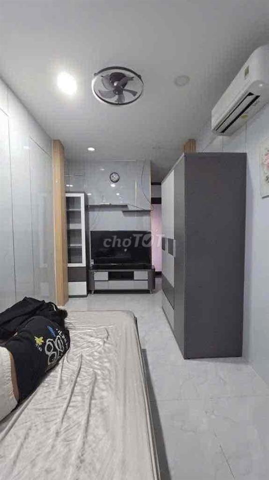 NHÀ 3 TẦNG MỚI NGUYỄN THỊ MINH KHAI FULL NỘI THẤT Q3