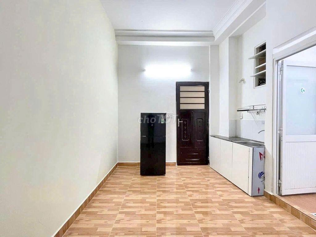 Phòng Nguyễn Kiệm  chỉ 3tr9  