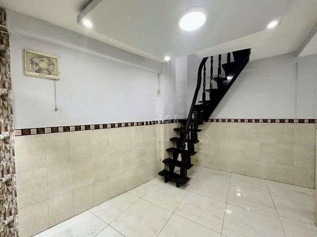 Nhà mới đẹp xinh, 2pn, dt sử dụng 75m2, 3tầng  chỉ 8tr