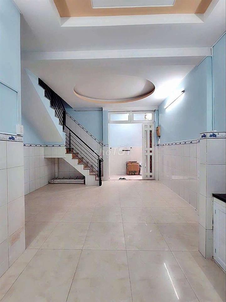 Nhà 2PN 2WC gần Mặt Tiền, Q5