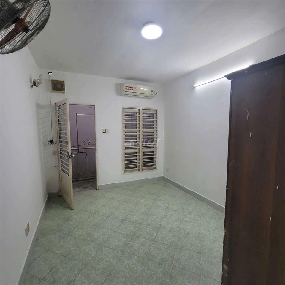 nhà 2PN 2WC giá rẻ 9 TR. Bình Thạnh 