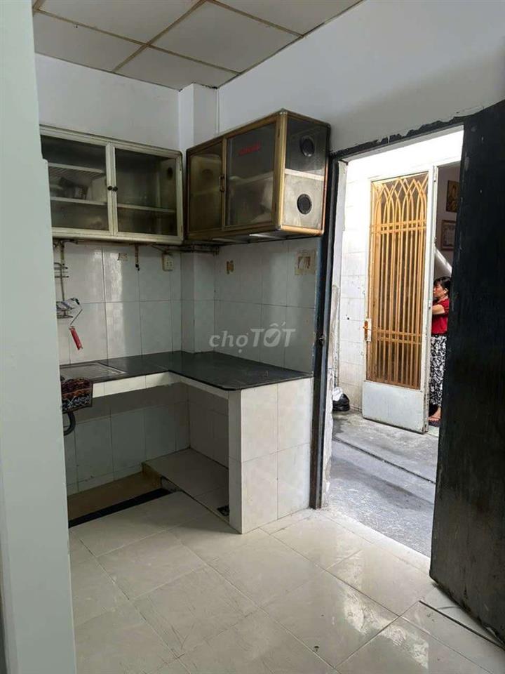 Nhà 61 M2, chỉ 8 TR ngay Q3
