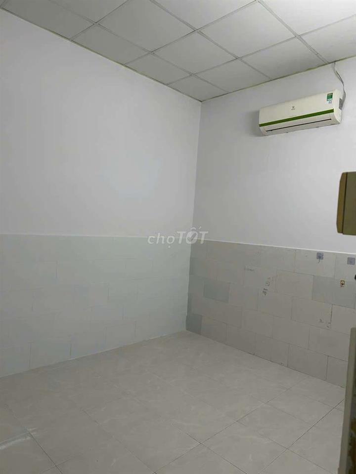 Nhà 61 M2, chỉ 8 TR ngay Q3