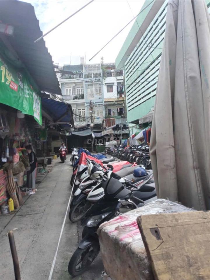 NHÀ NGUYÊN CĂN 3PN-4WC CÁCH MẠNG THÁNG 8-Q10