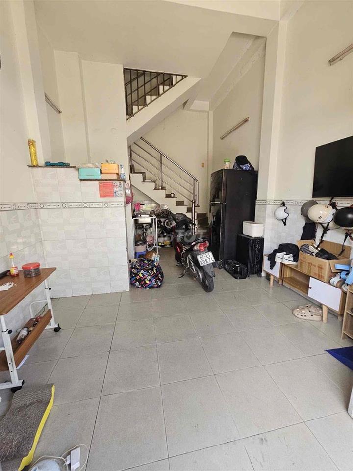 nhà nguyên căn ngay vòng xoay điện biên phủ 2PN 2 ban công