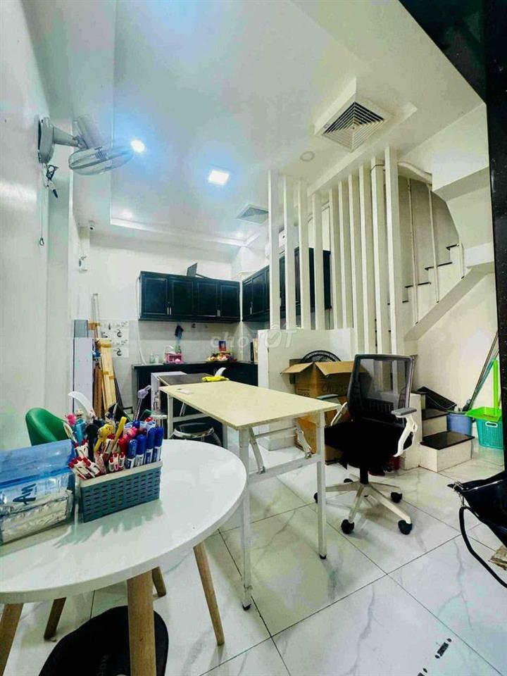 Nhà 4 Tầng Huỳnh Văn Bánh, Phú Nhuận - 3PN - Đang Thuê 11Tr - Chỉ 3.5