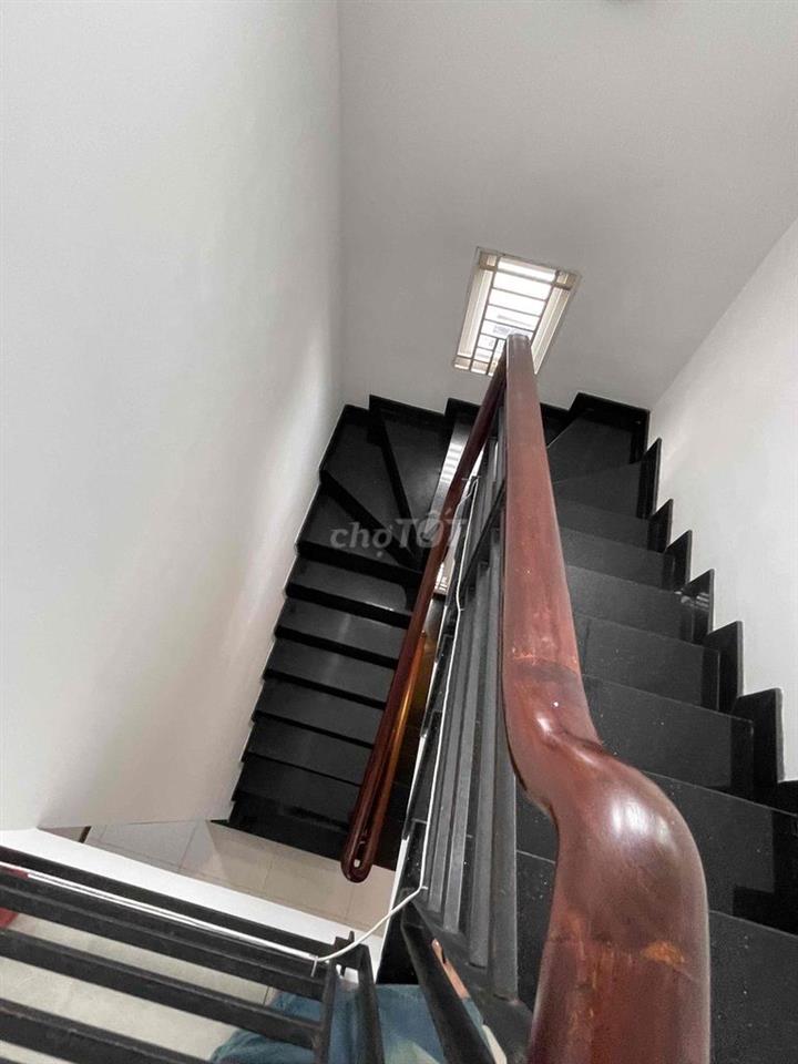 CHO THUÊ NHÀ TRẦN QUỐC THẢO Q3 – GẦN CẦU LÊ VĂN SỸ – 42M², 4PN, 4WC –