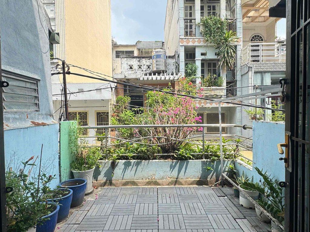 Cho thuê nhà HXH Lê Văn Sỹ, Tân Bình – 4PN, 3 lầu, full nội thất, giá