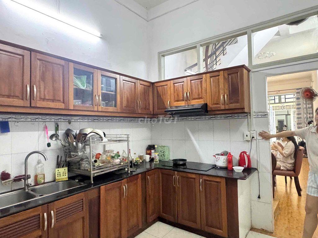 Cho thuê nhà HXH Lê Văn Sỹ, Tân Bình – 4PN, 3 lầu, full nội thất, giá