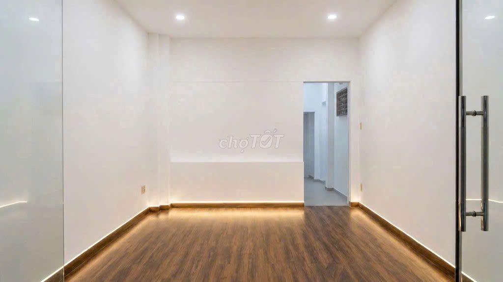 cho thuê nhà hxh Nguyễn Đình Chiểu p4 Q3 -4x11m 4pn