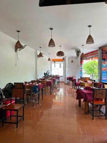 CHO THUÊ NHÀ MT 420 TRƯỜNG SA, QPN, DT 15x6M, TRỆT 3 LẦU ST, GIÁ 50TR